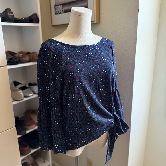 Michael Kors Navy Blue Floral Patterned Tie Front 3/4 Bell Sleeve Blouse Size XS - Picture 4 of 11